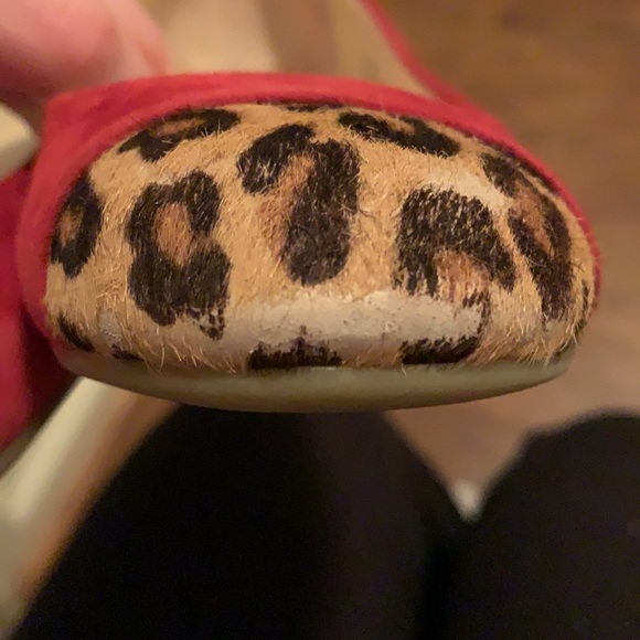Guess Red and Leopard Print Flats - Picture 4 of 9